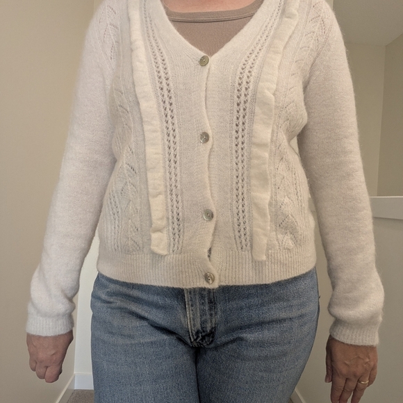 White Mohair V-neck Cardigen with Ruffle Crochet Detail on Front Size Large - Picture 12 of 12